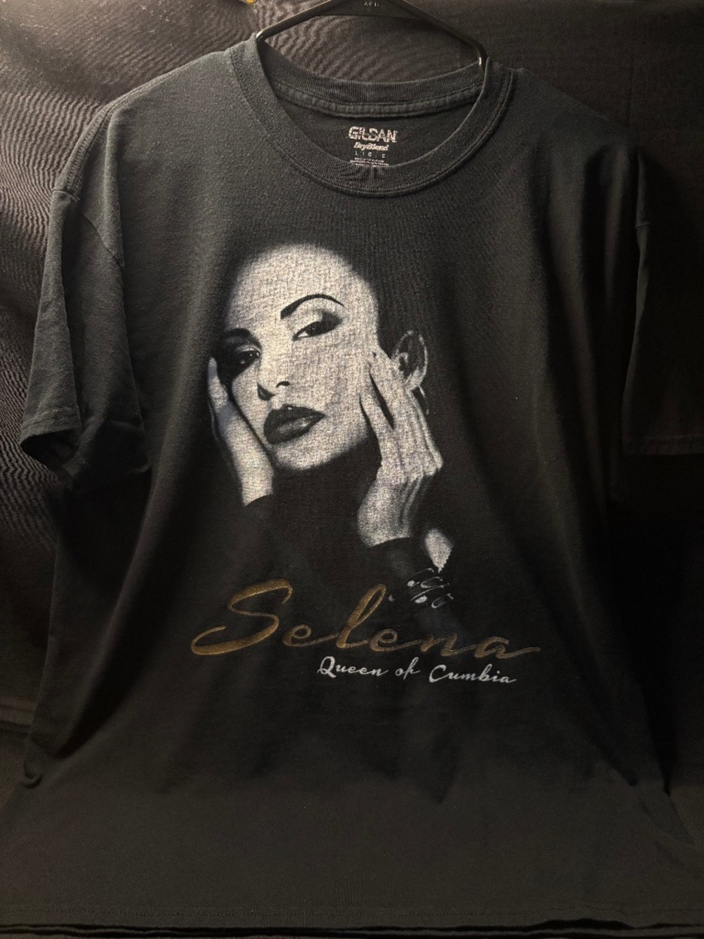 Selena Quintanilla Queen of Cumbia T Shirt Men’s Large Black Gildan Graphic Tee.